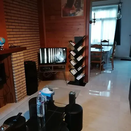 Près De L'aéroport De *