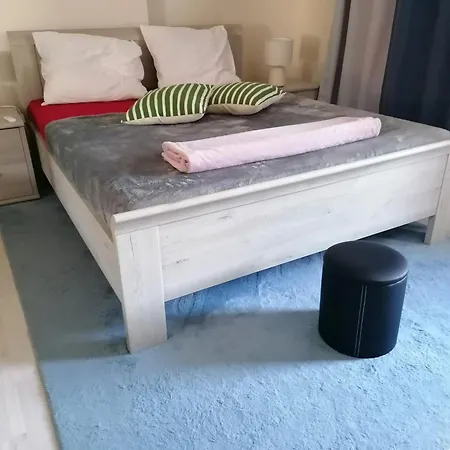 Alloggio in famiglia Près De L'aéroport De