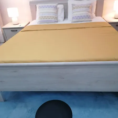 Près De L'aéroport De *